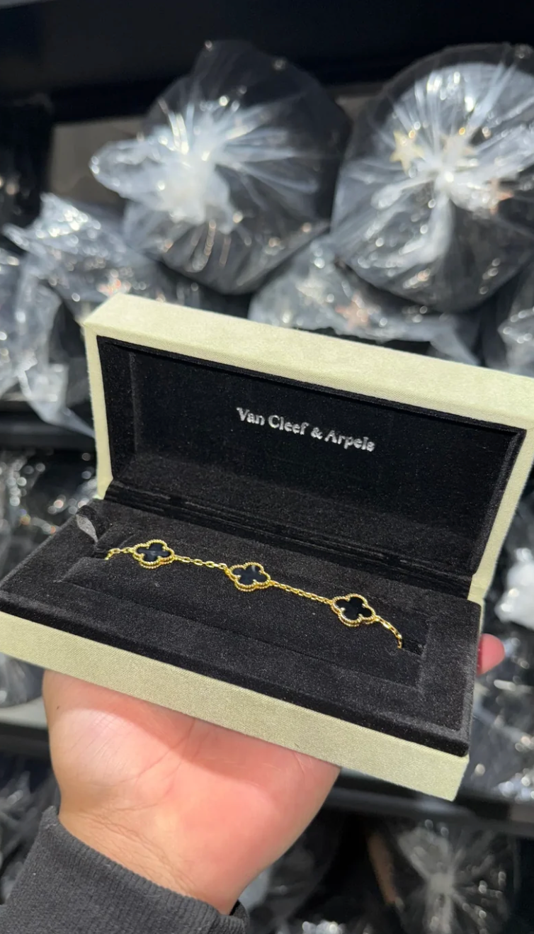 Van Cleef (negro y dorado) full set